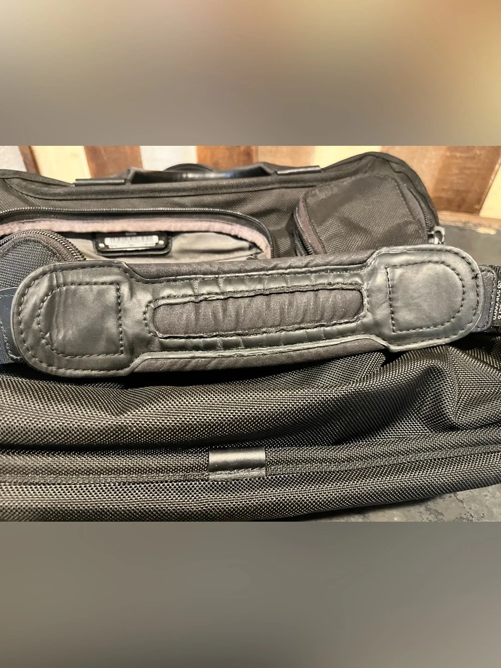 Tumi Alpha 2 expanded soft briefcase crossbody/handle bag